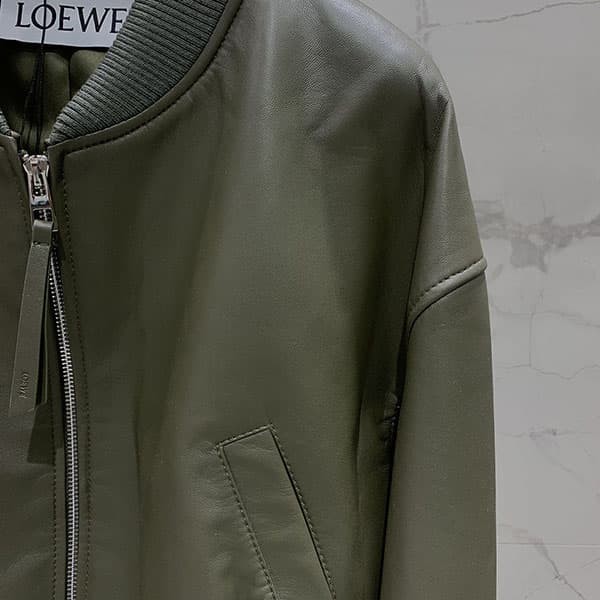 最安値挑戦 ロエベ グリーンレザージャケット 偽物 low39796
